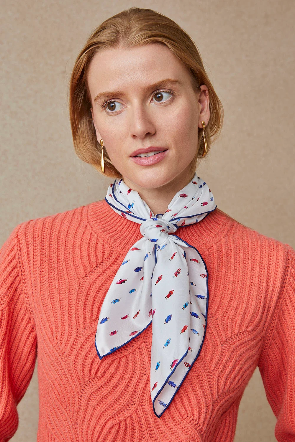 Foulard en soie Reine Elisabeth - Image 3