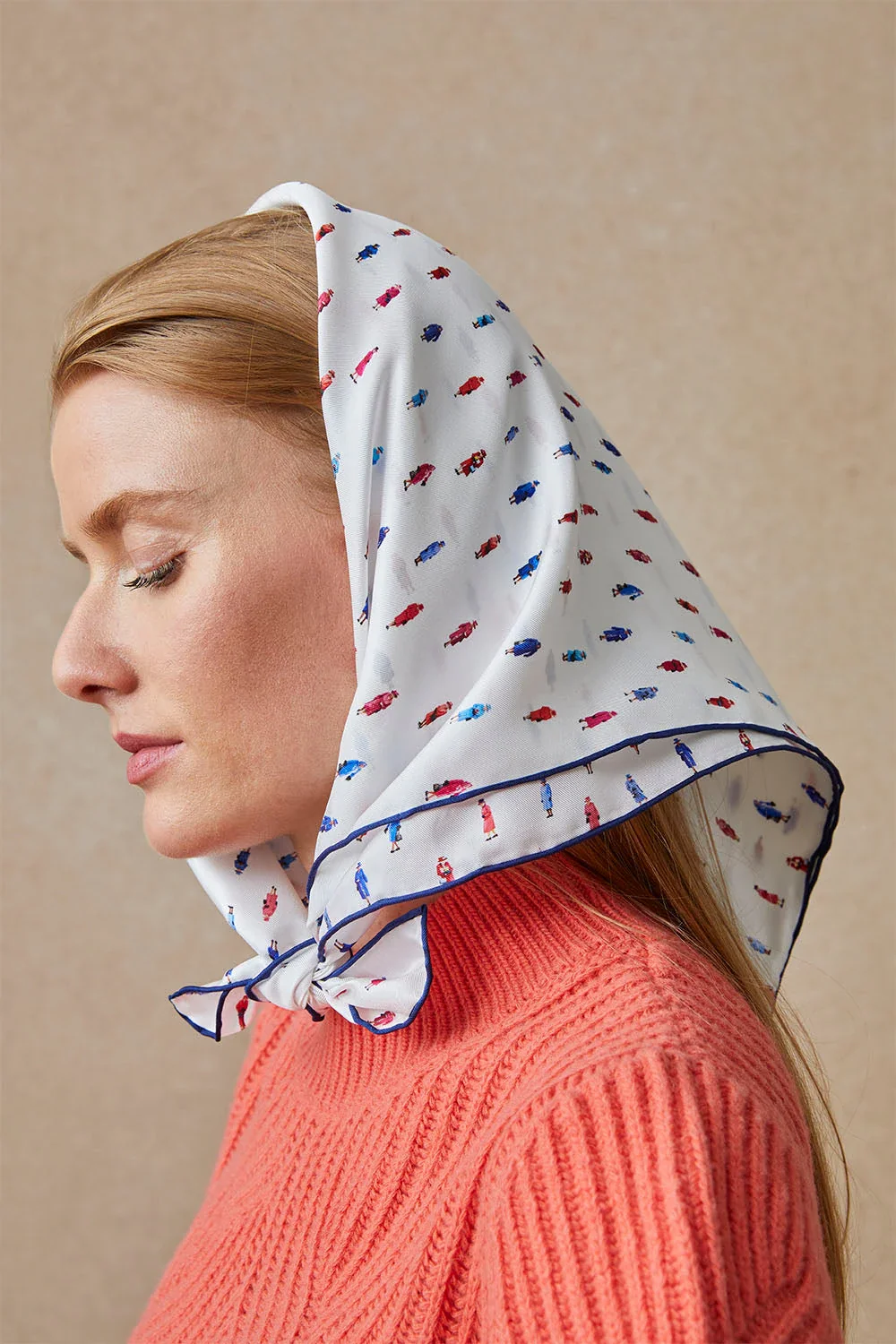 Foulard en soie Reine Elisabeth - Image 5