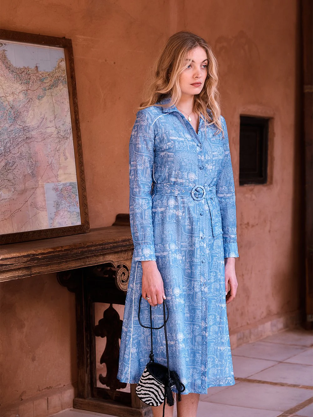 Robe Impériale imprimé Louxor Bleu - Image 6